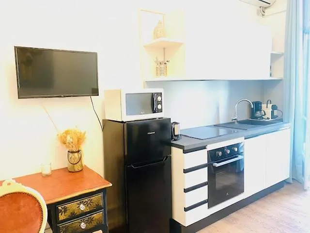 Appartement Les Fleurs Astoria à Menton France